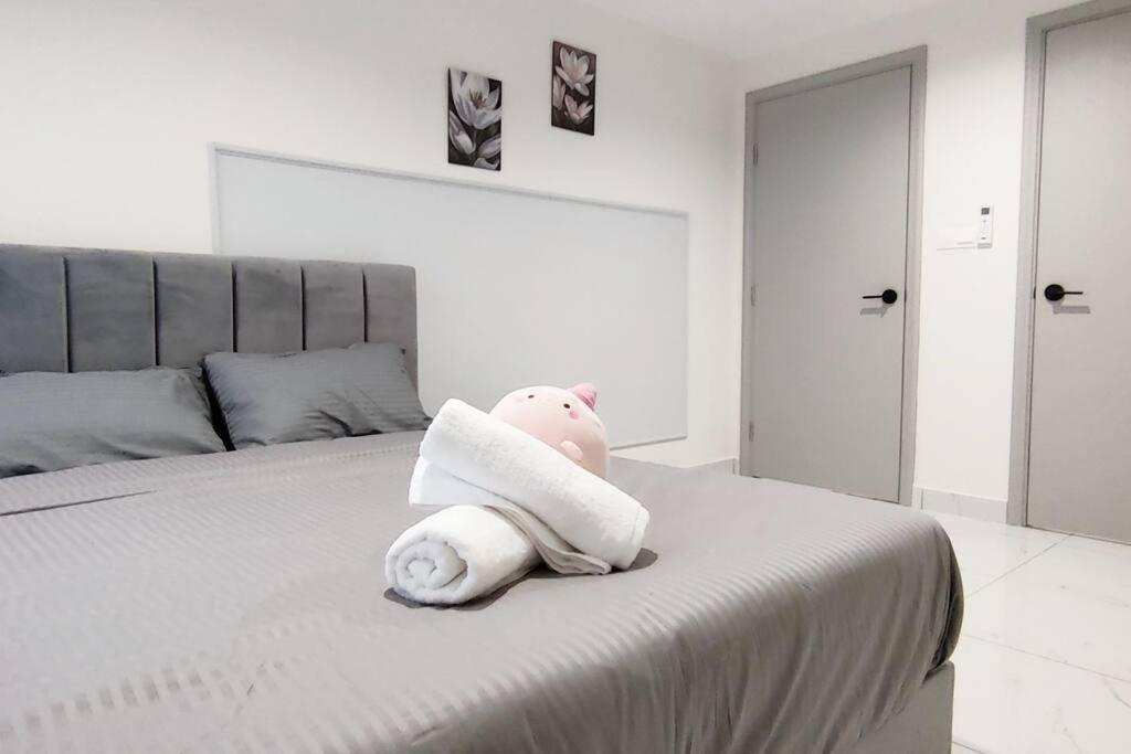 Premium Duplex 3br 8 Pax Mrt Tv Box Arte Cheras Kuala Lumpur