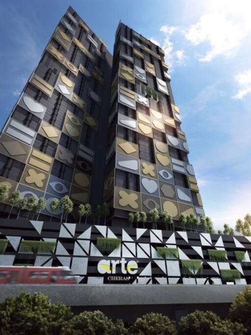 Pangsapuri Premium Duplex 3br 8 Pax Mrt Tv Box Arte Cheras *