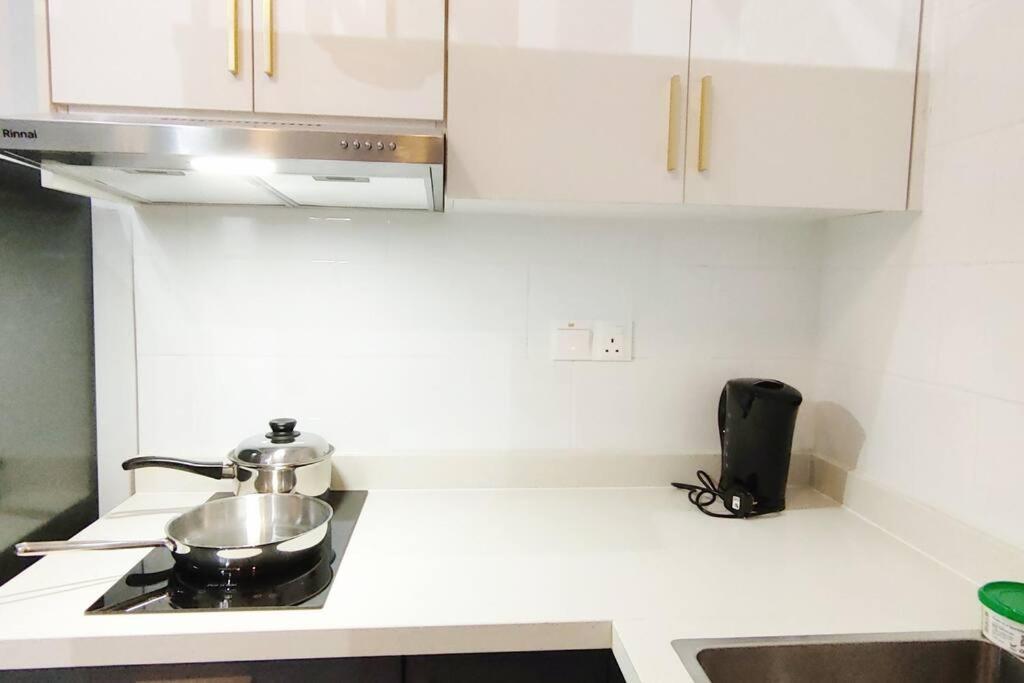 Premium Duplex 3br 8 Pax Mrt Tv Box Arte Cheras *